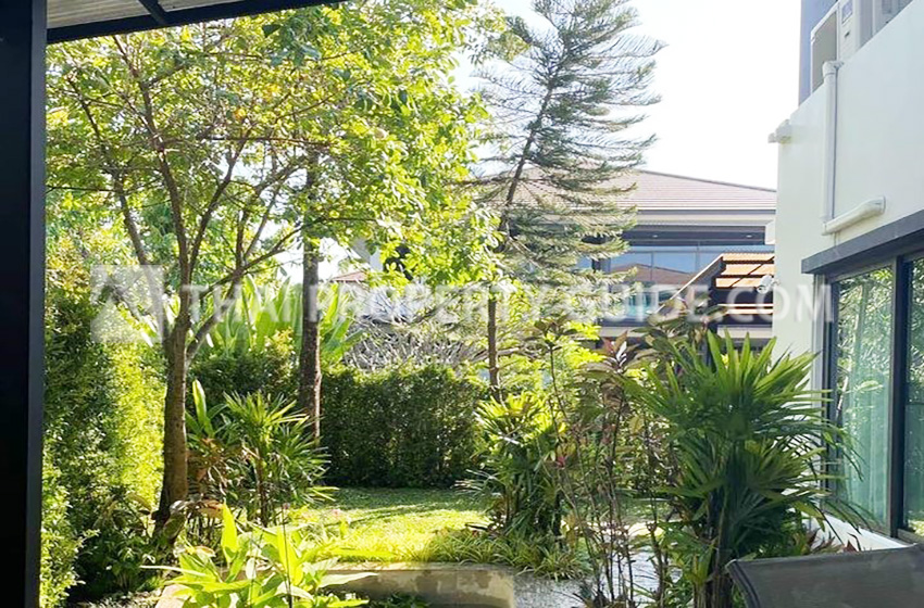 House with Shared Pool in Krung Thep Kritha 