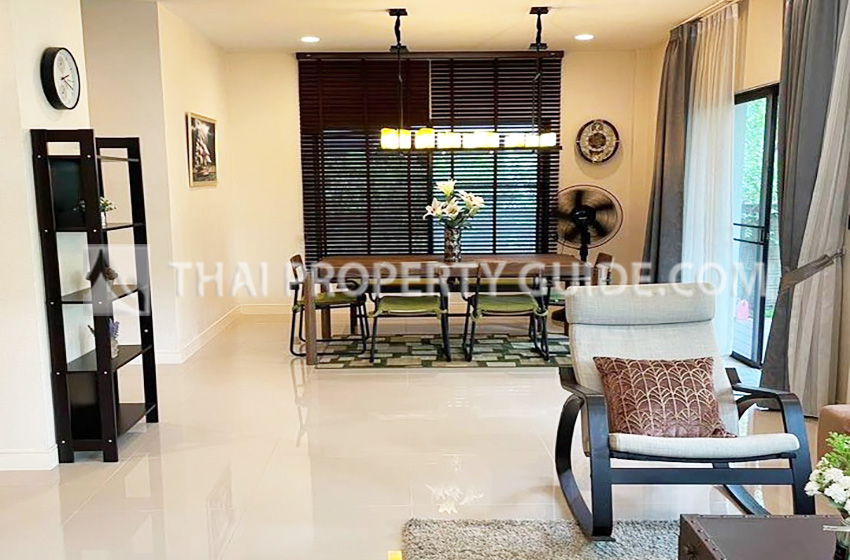 House with Shared Pool in Krung Thep Kritha 