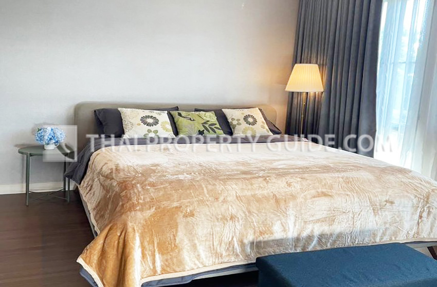 House with Shared Pool in Krung Thep Kritha 
