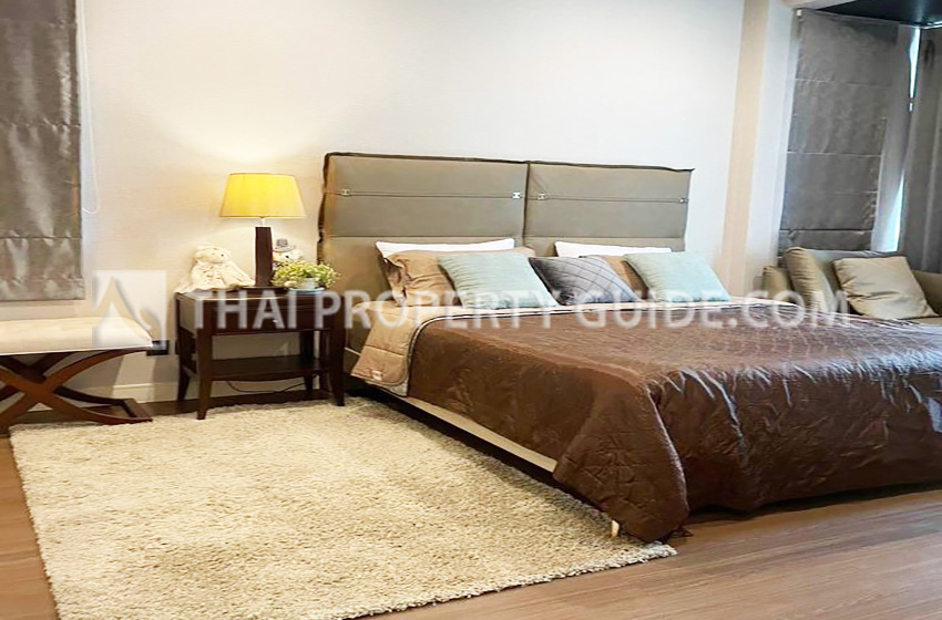 House with Shared Pool in Krung Thep Kritha 