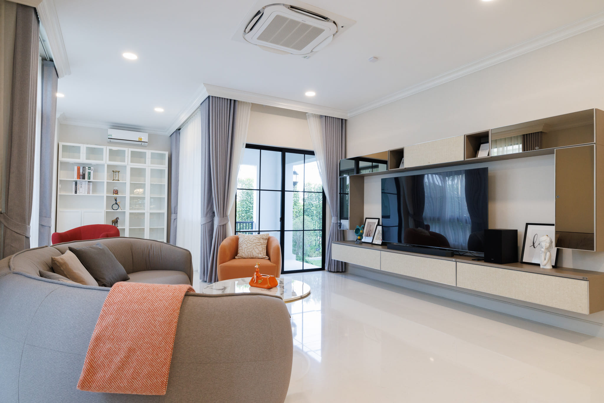 House with Shared Pool in Krung Thep Kritha 