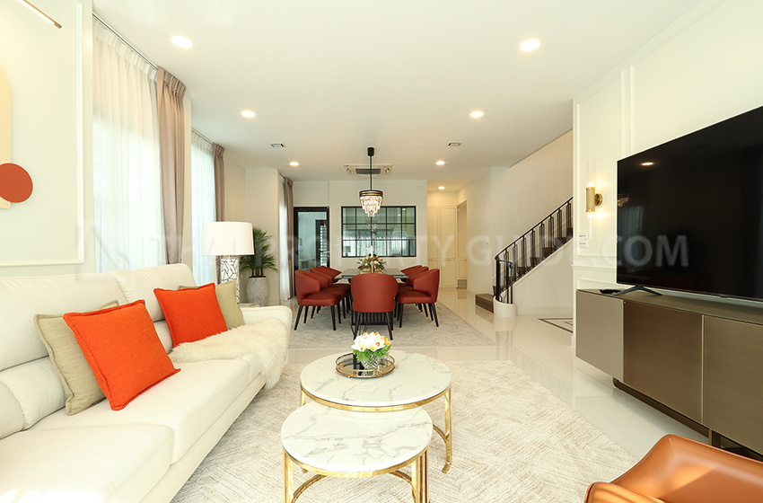 House with Shared Pool in Krung Thep Kritha 
