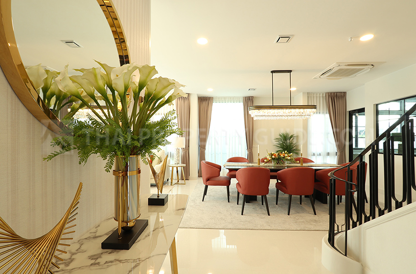 House with Shared Pool in Krung Thep Kritha 