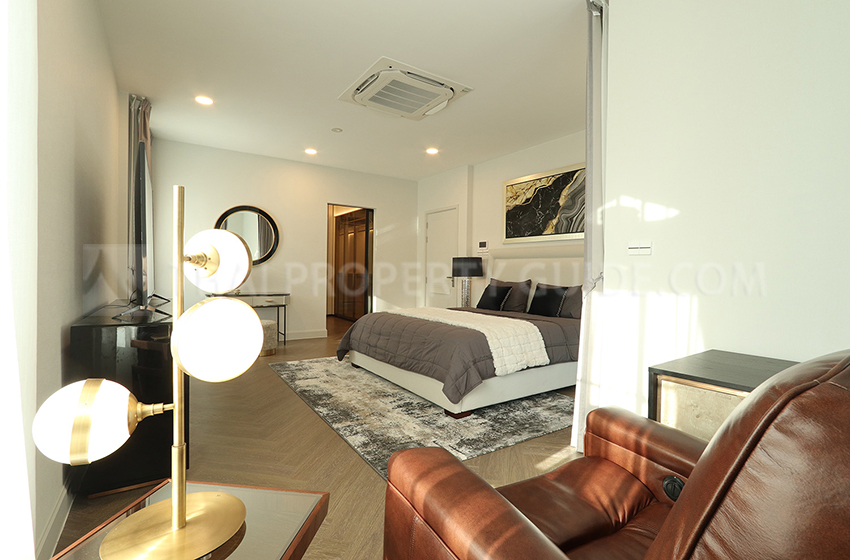 House with Shared Pool in Krung Thep Kritha 