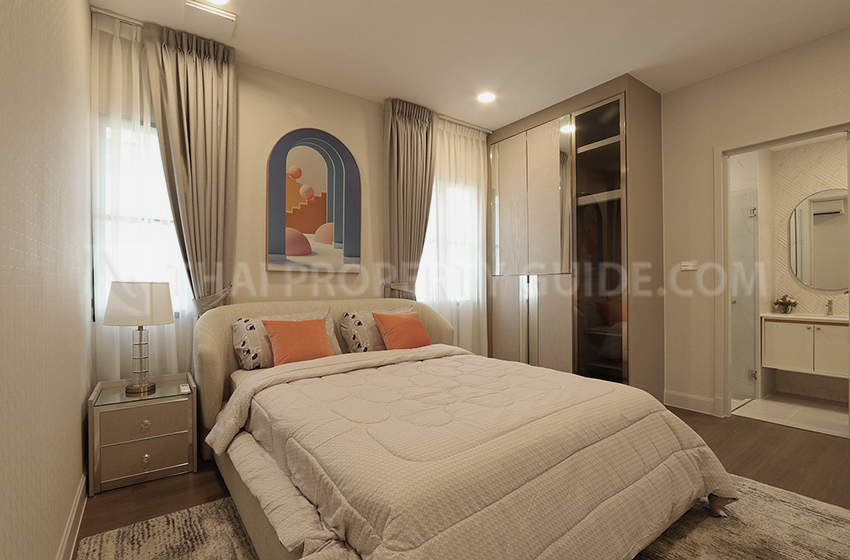 House with Shared Pool in Krung Thep Kritha 