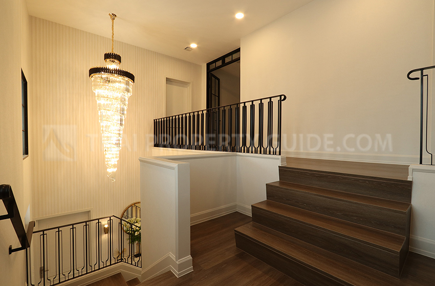 House with Shared Pool in Krung Thep Kritha 