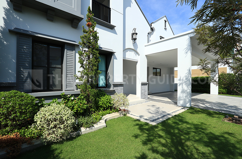 House with Shared Pool in Krung Thep Kritha 