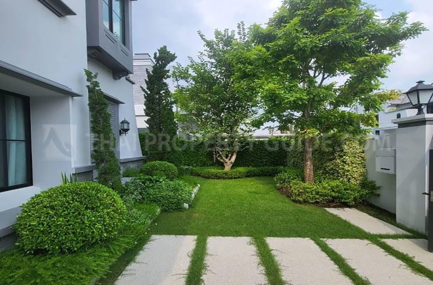 House with Shared Pool in Krung Thep Kritha 