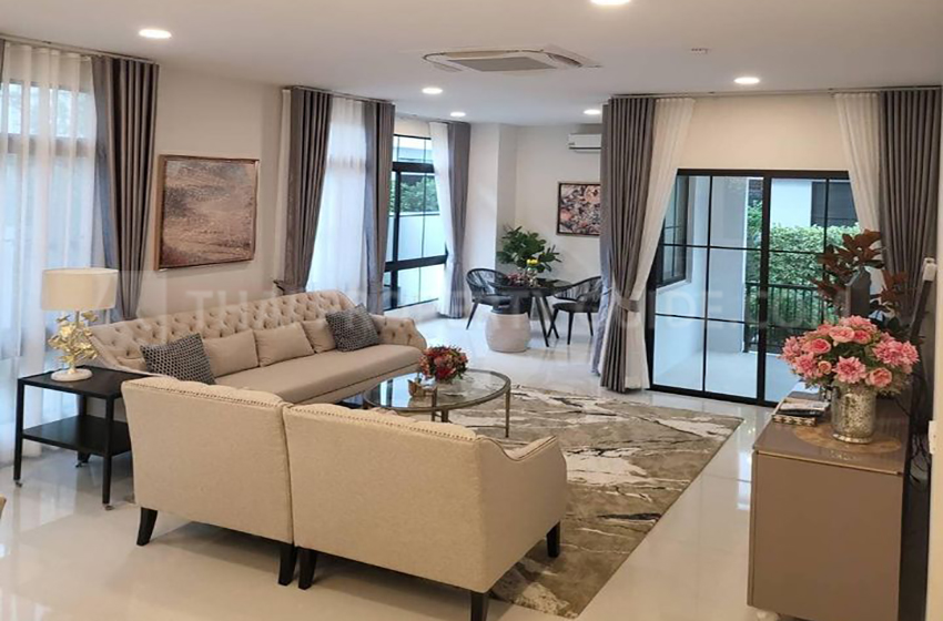 House with Shared Pool in Krung Thep Kritha 