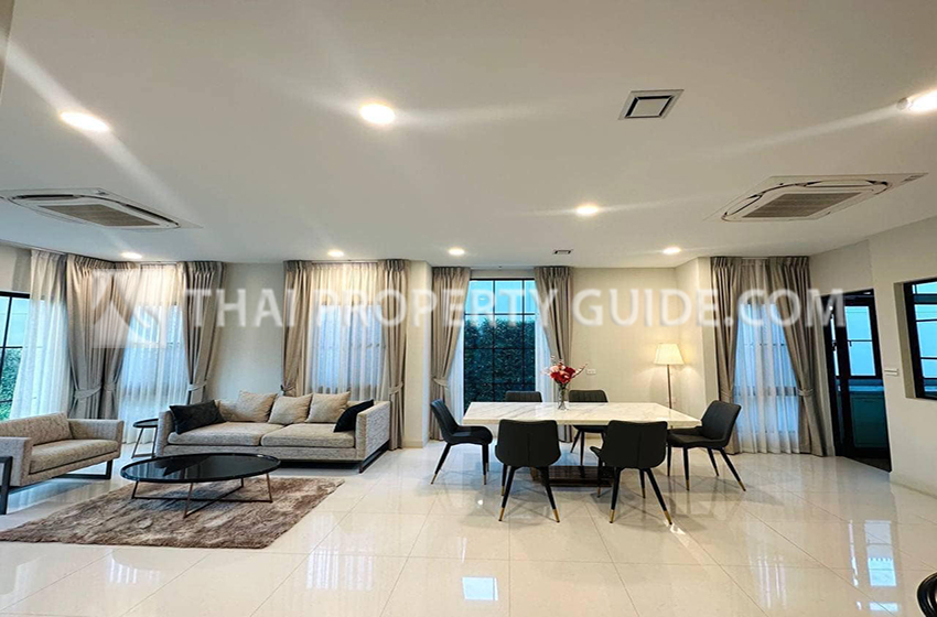 House with Shared Pool in Krung Thep Kritha 