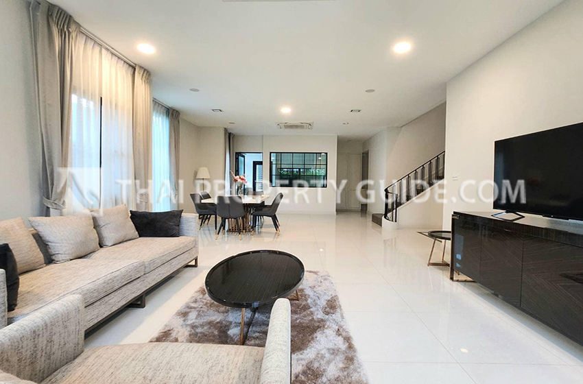 House with Shared Pool in Krung Thep Kritha 
