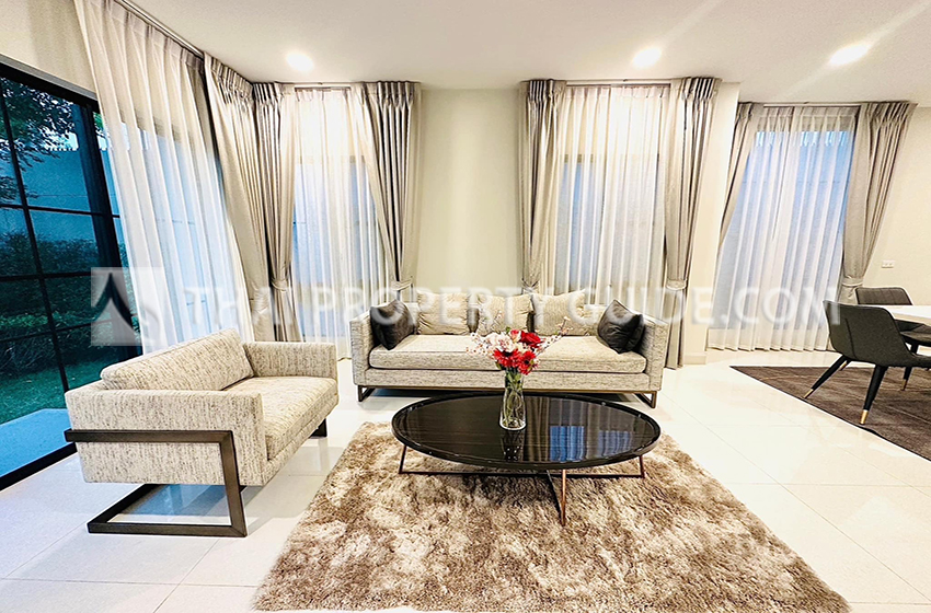 House with Shared Pool in Krung Thep Kritha 