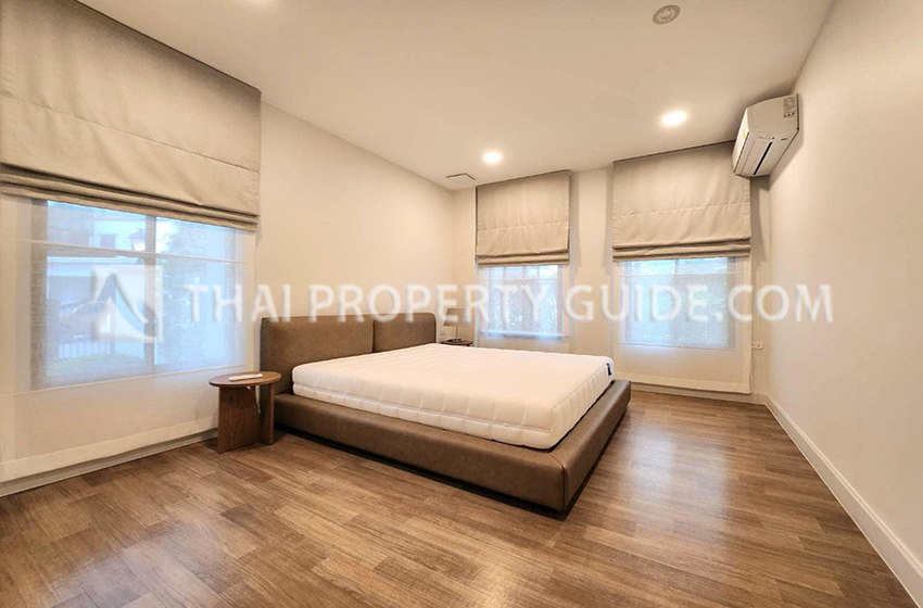 House with Shared Pool in Krung Thep Kritha 