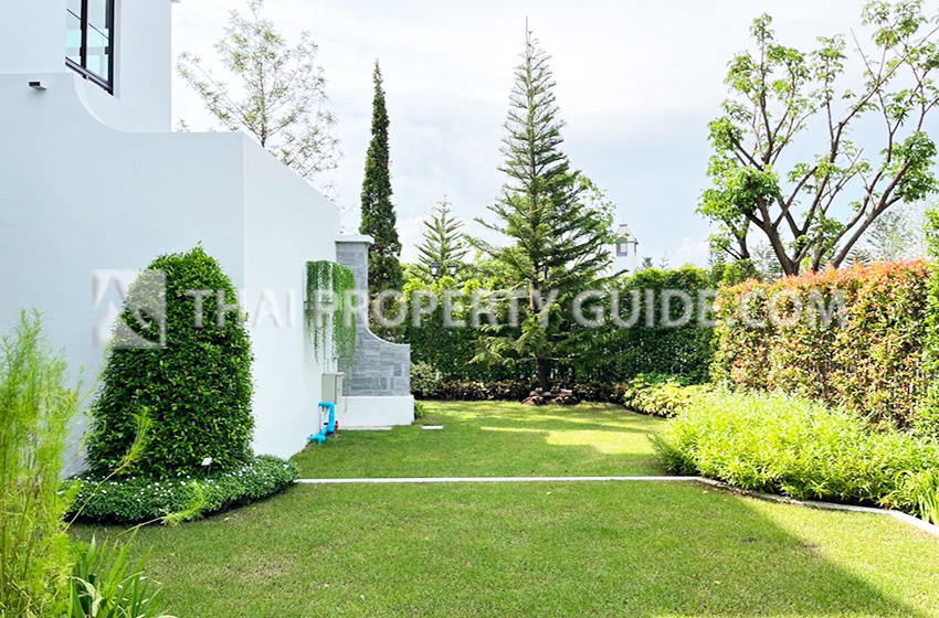 House with Shared Pool in Krung Thep Kritha 