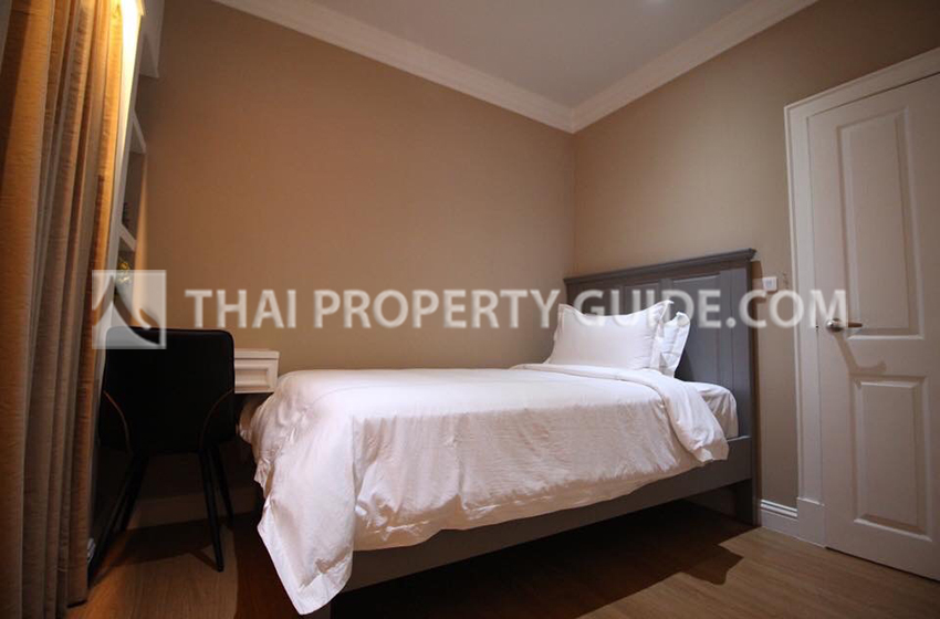 House with Shared Pool in Lat Phrao 