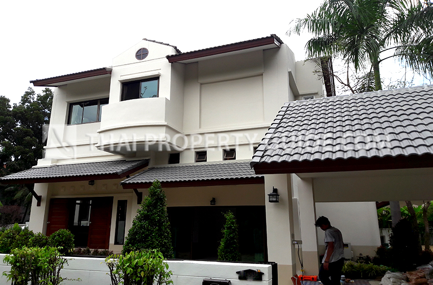 House with Shared Pool in Nichada Thani 