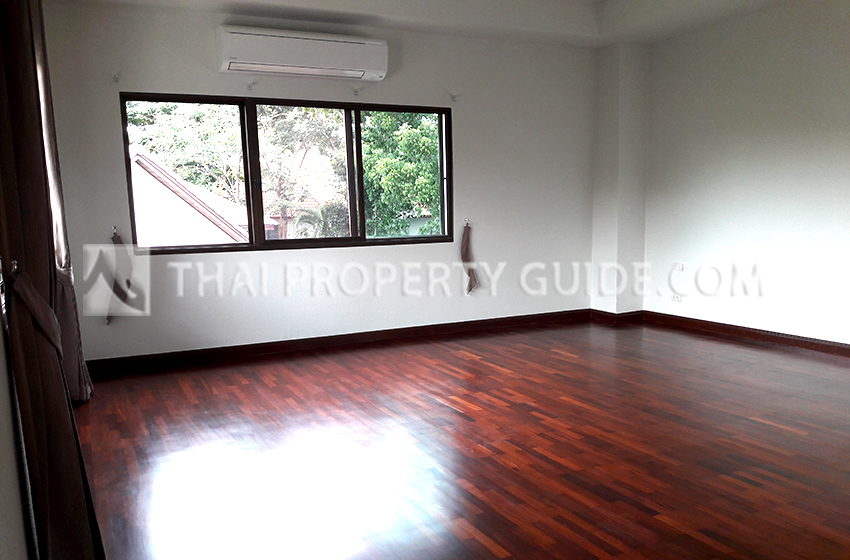 House with Shared Pool in Nichada Thani 