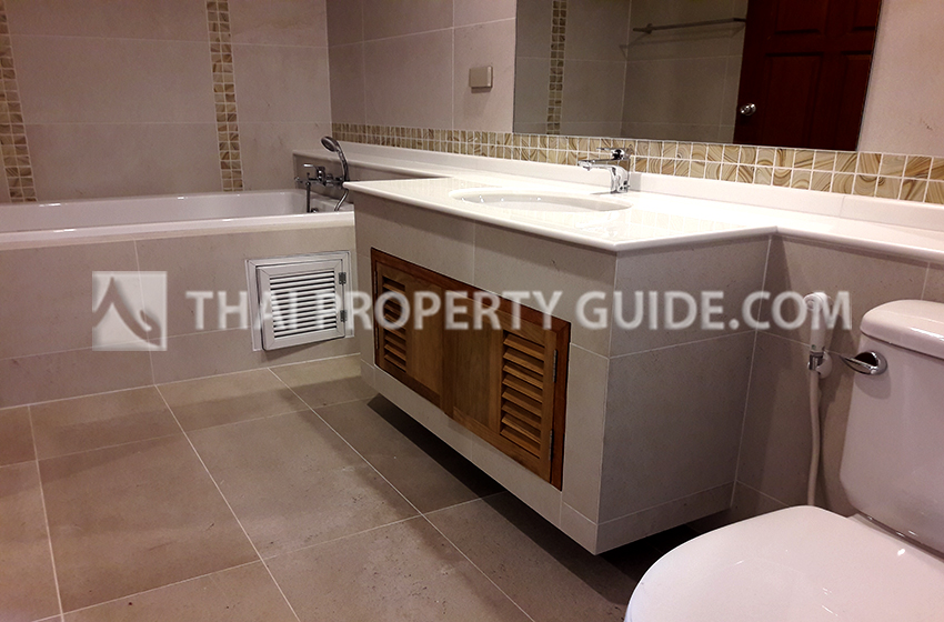 House with Shared Pool in Nichada Thani 