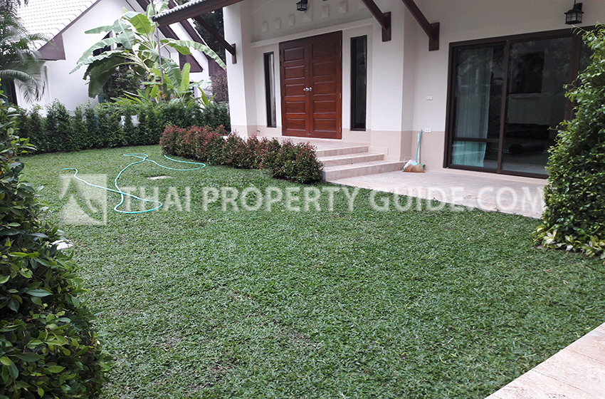 House with Shared Pool in Nichada Thani 