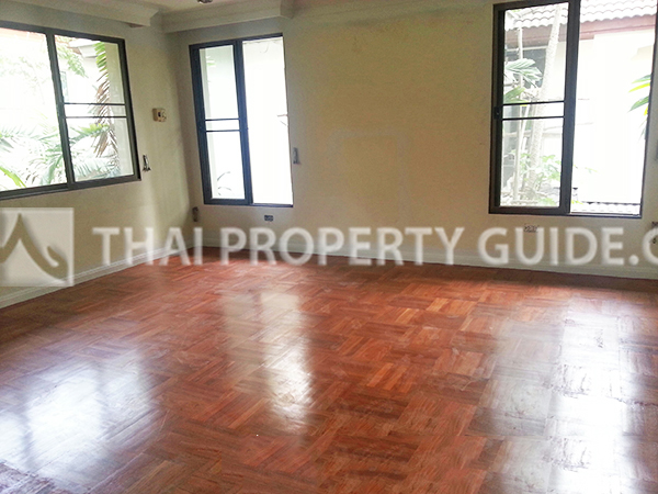 House with Shared Pool in Nichada Thani 