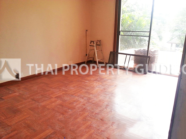 House with Shared Pool in Nichada Thani 