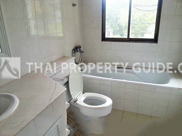 House with Shared Pool in Nichada Thani 