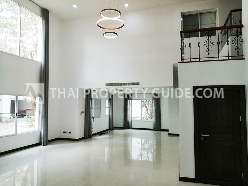 House with Shared Pool for rent in Nichada Thani