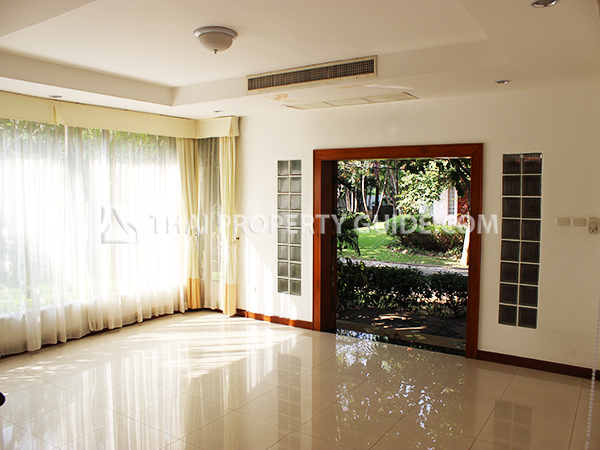 House with Shared Pool in Nichada Thani 
