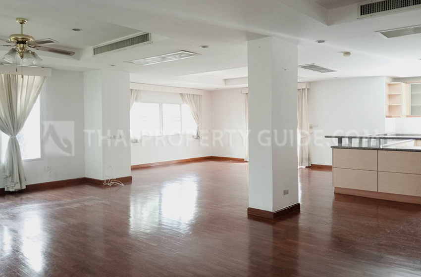 House with Shared Pool in Nichada Thani 