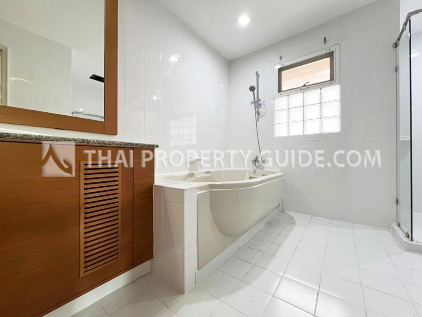 House with Shared Pool in Nichada Thani 