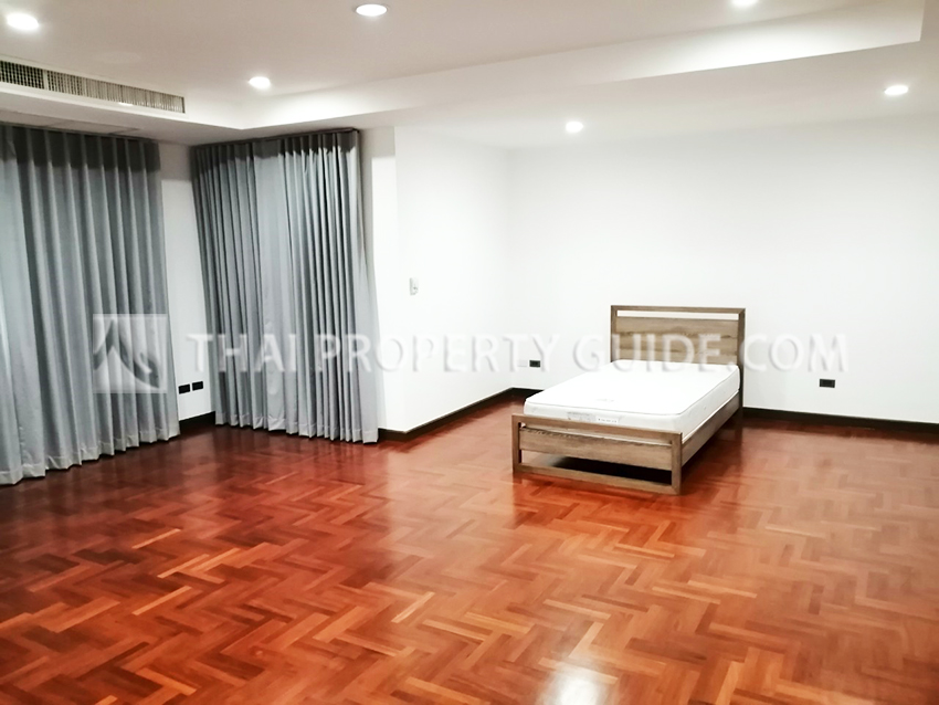 House with Shared Pool in Nichada Thani 