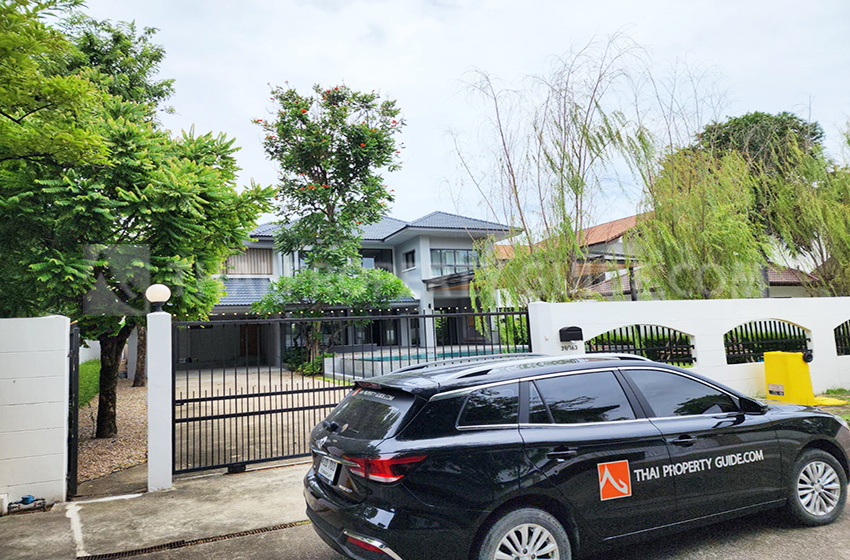 House with Shared Pool in Nichada Thani 