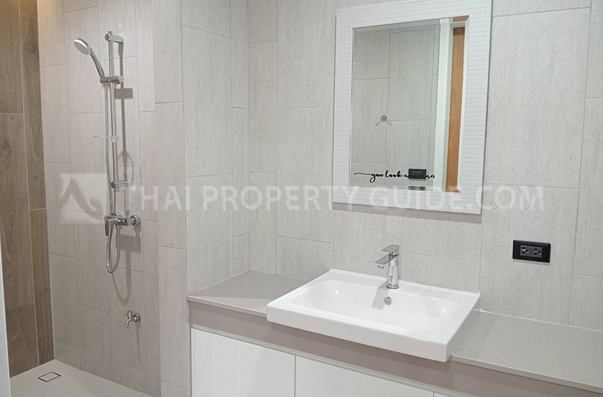 House with Shared Pool in Nichada Thani 