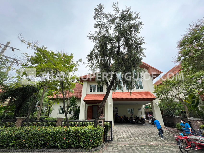 House with Shared Pool for sale in Nichada Thani