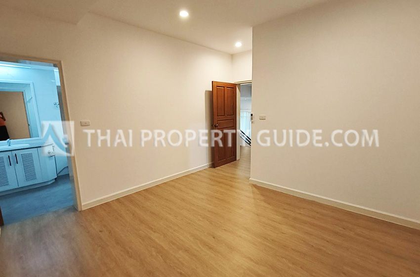 House with Shared Pool in Nichada Thani 