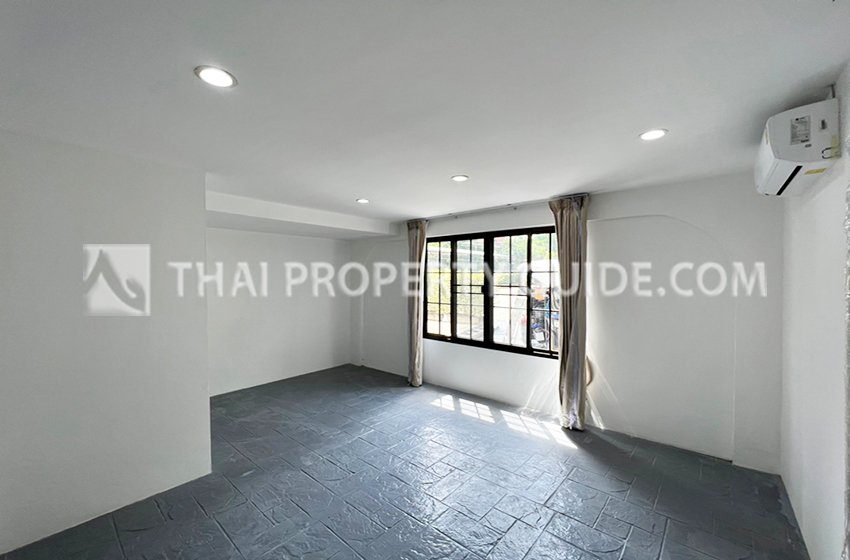 House with Shared Pool in Nichada Thani 