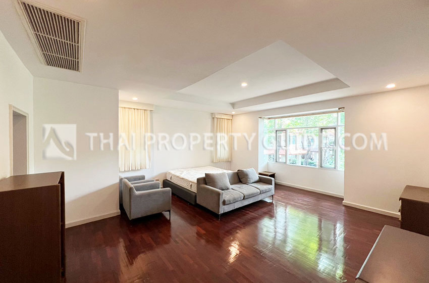 House with Shared Pool in Nichada Thani 