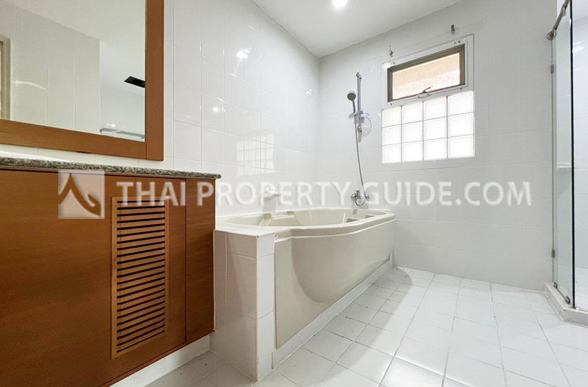 House with Shared Pool in Nichada Thani 