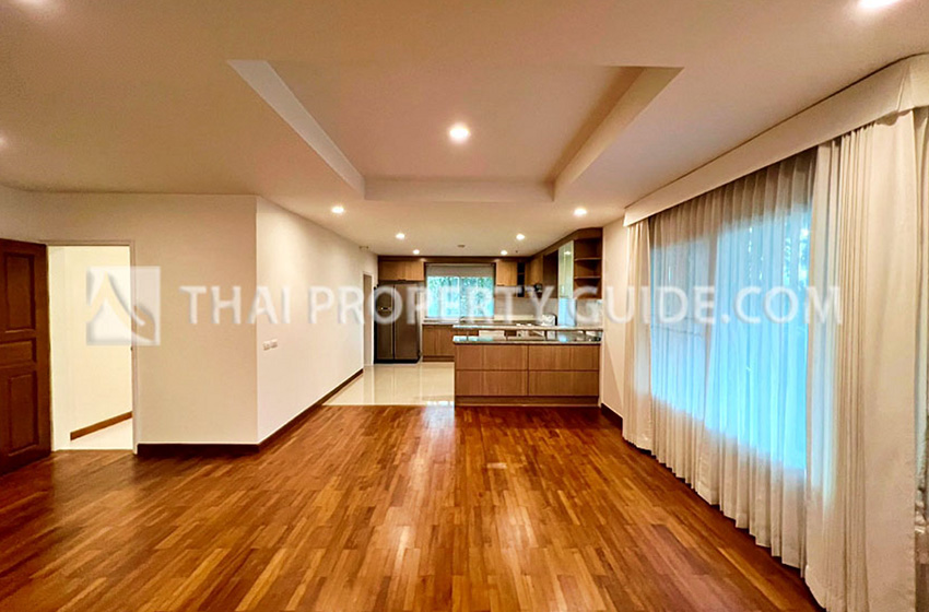 House with Shared Pool in Nichada Thani 