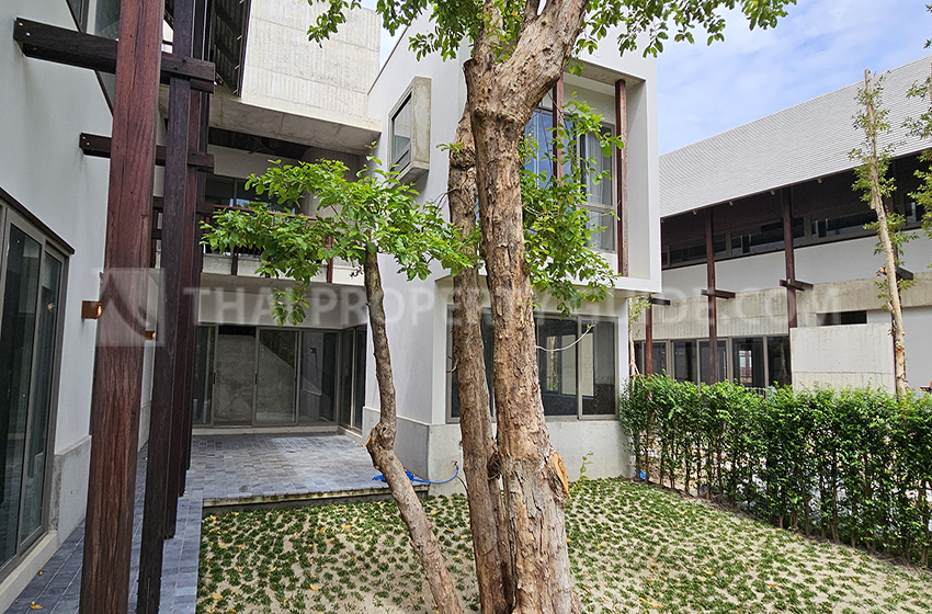 House with Shared Pool in Nichada Thani 