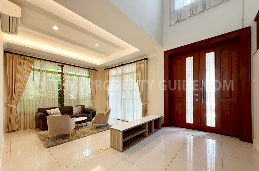 House with Shared Pool in Pattanakarn 