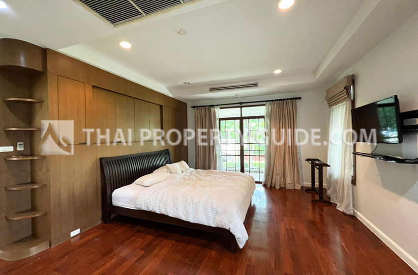 House with Shared Pool in Pattanakarn 
