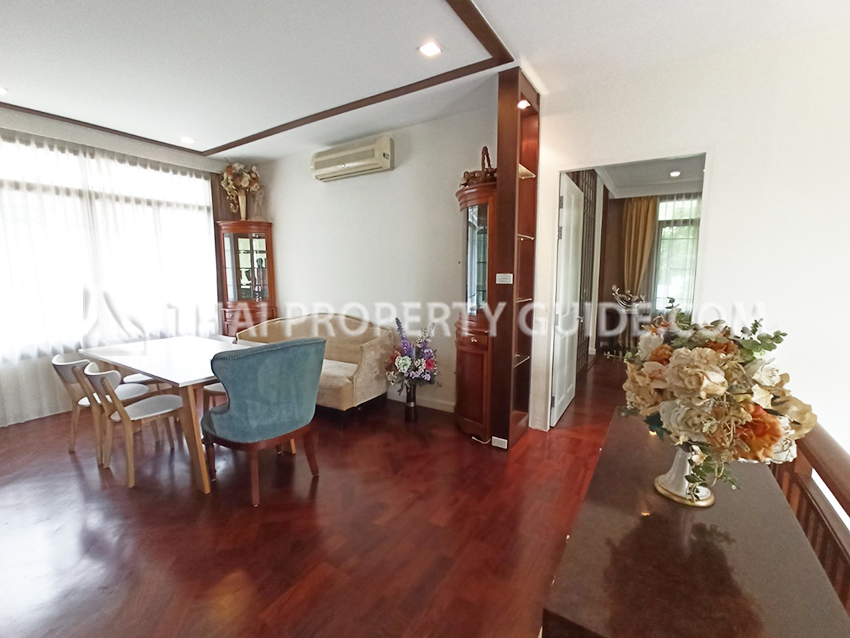 House with Shared Pool in Pattanakarn 