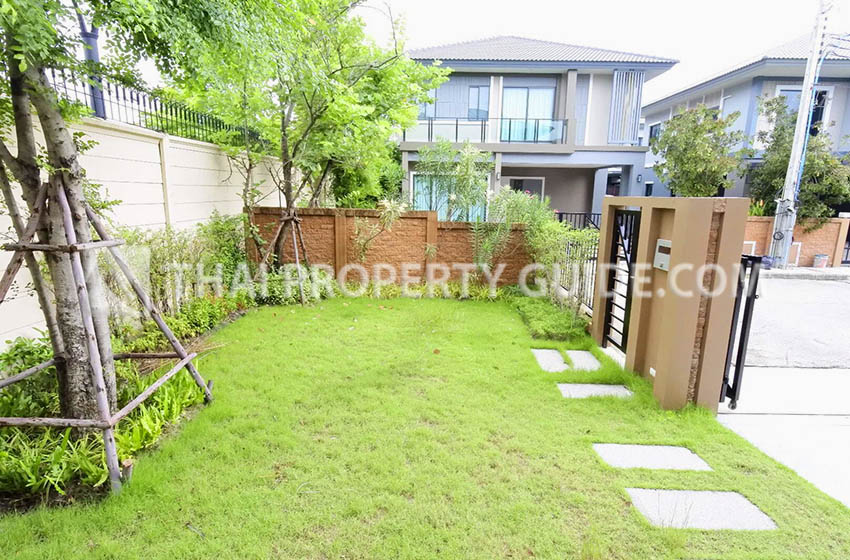 House with Shared Pool in Pattanakarn 