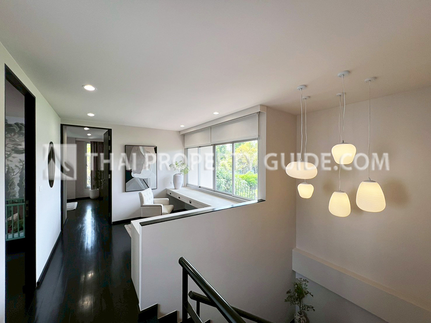 House with Shared Pool in Pattanakarn 