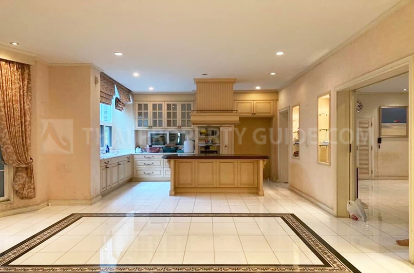 House with Shared Pool in Rama 9 