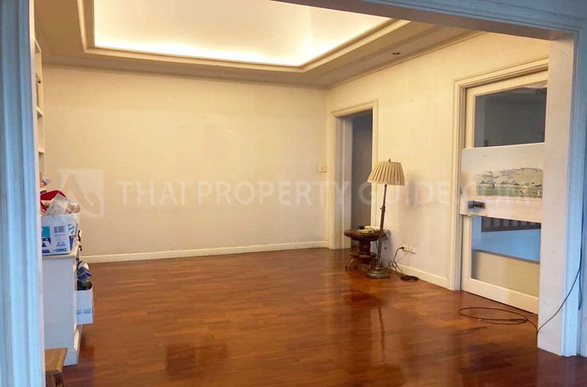 House with Shared Pool in Rama 9 