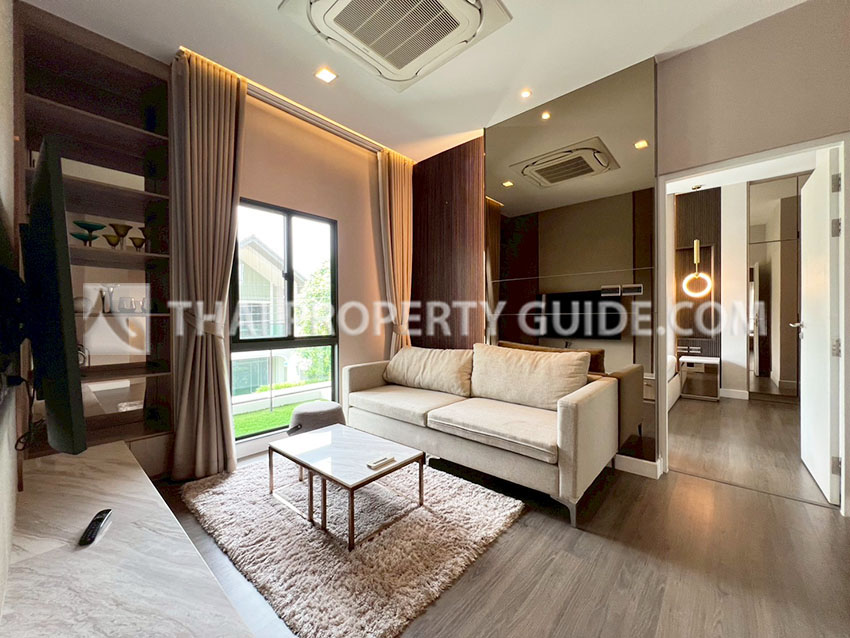 House with Shared Pool in Srinakarin 
