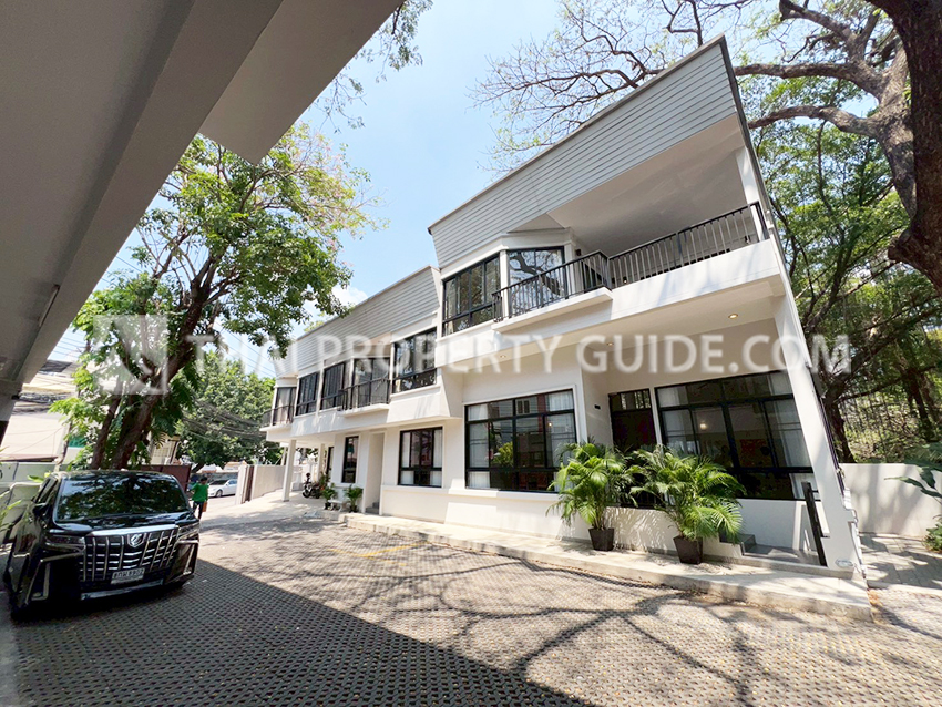 House with Shared Pool in Sukhumvit