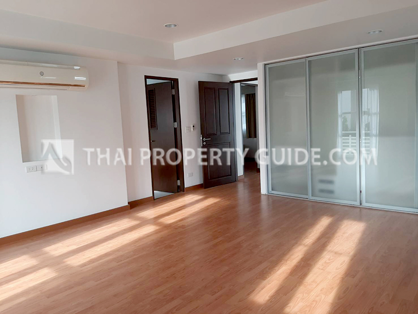House with Shared Pool in Sukhumvit 